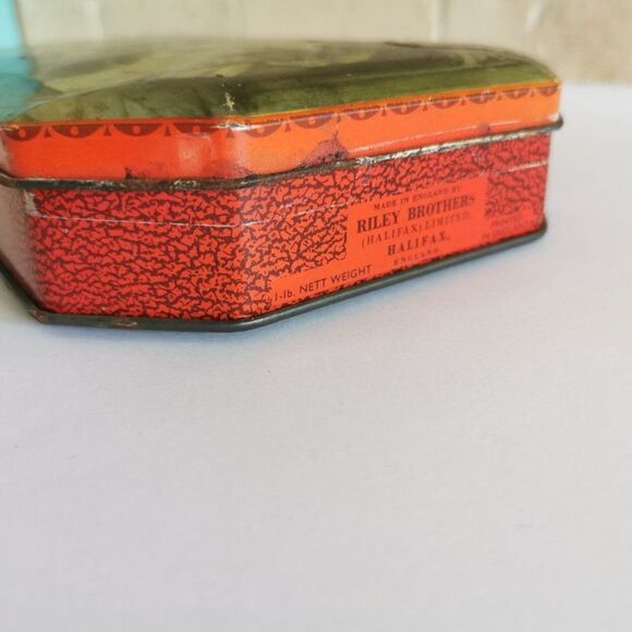Vintage Riley's Toffees Tin - Empty Candy Container British Tavern Art Retro - Picture 3 of 10